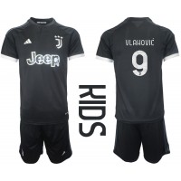 Otroški Nogometni dresi Juventus Dusan Vlahovic #9 Tretji 2023-24 Kratek Rokav (+ Kratke hlače)